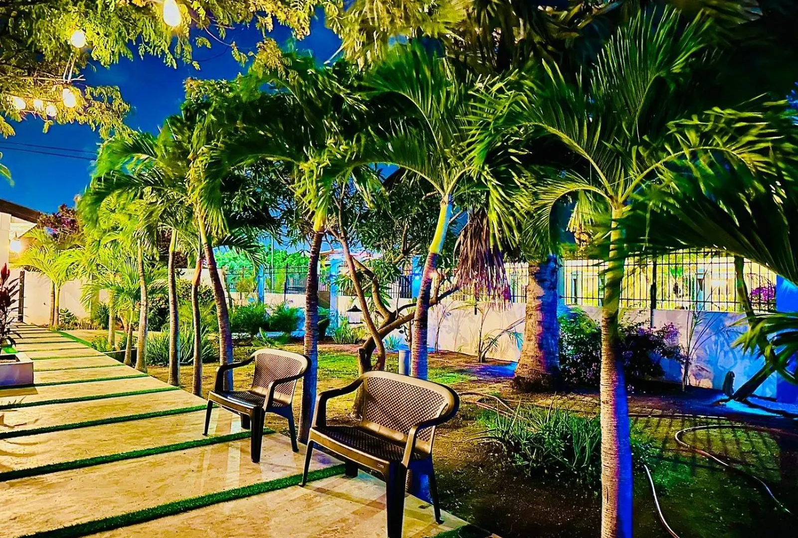 Eagle Stays Aruba-New Luxury, Cozy & Spacious Studio Near Eagle Beach! Oranjestad 0*,  Aruba